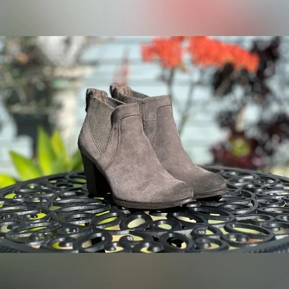 UGG — Cobie II Chelsea Boots - Picture 1 of 8